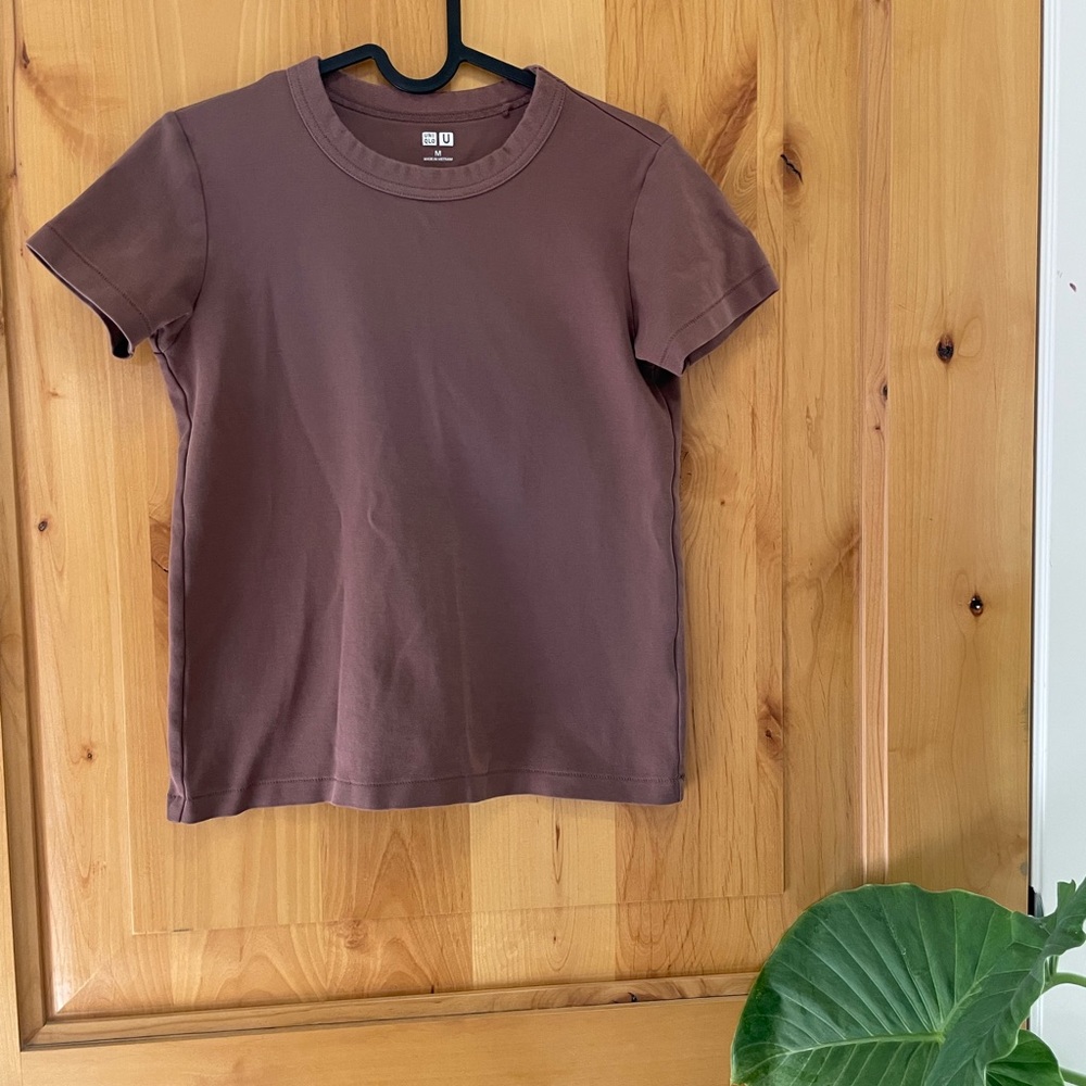 Uniqlo U T-shirt - size M